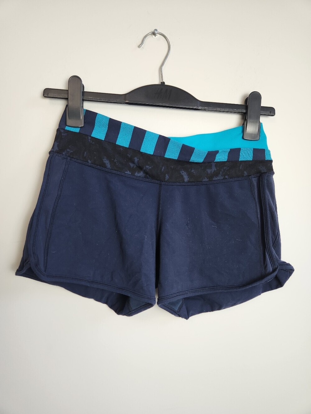 VTG Lululemon Astro Shorts Size 6 Micro Shorts Fits Medium Low Rise Run Workout